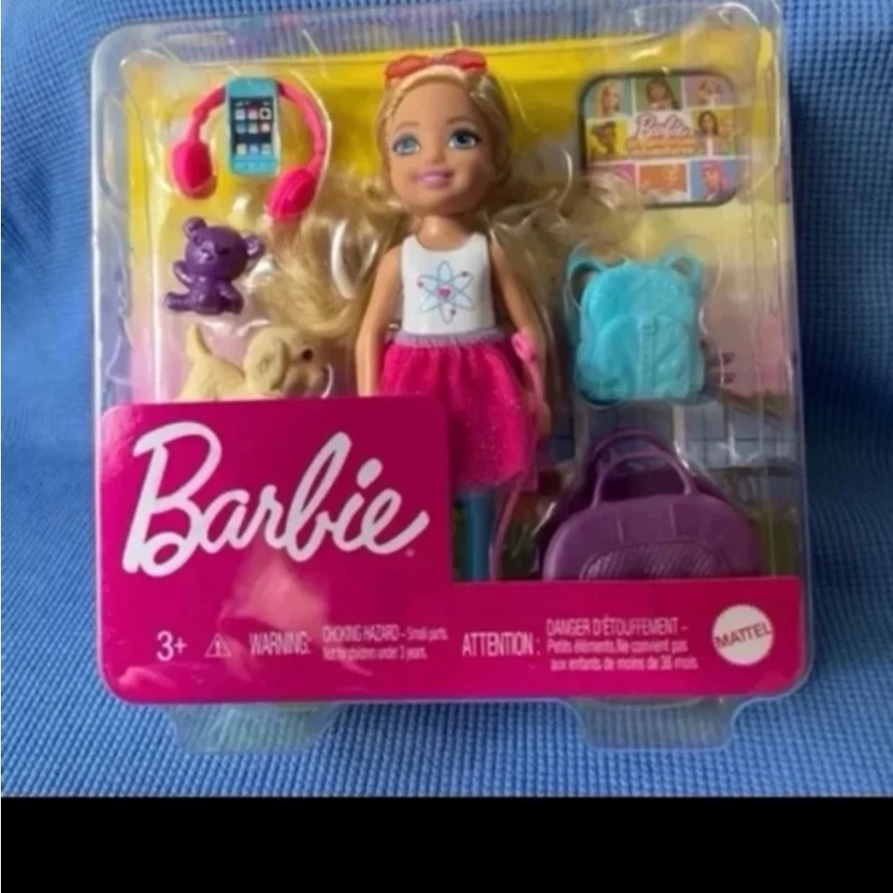 Barbie Dream house adventures  Chelsea w Dog MIP
5” doll new sealed 2020